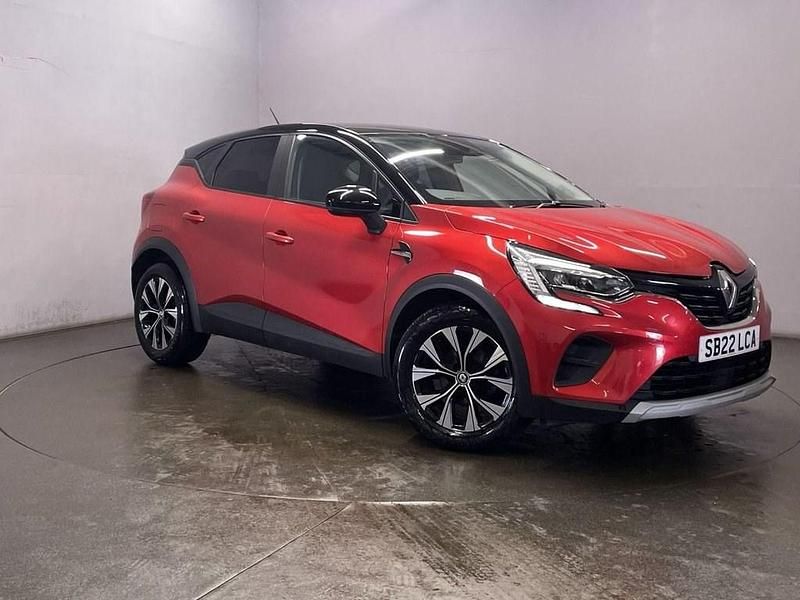 Red Used 2022 Renault Captur LIMITED SUV | £12,299 (Fair price) - Image 1/4