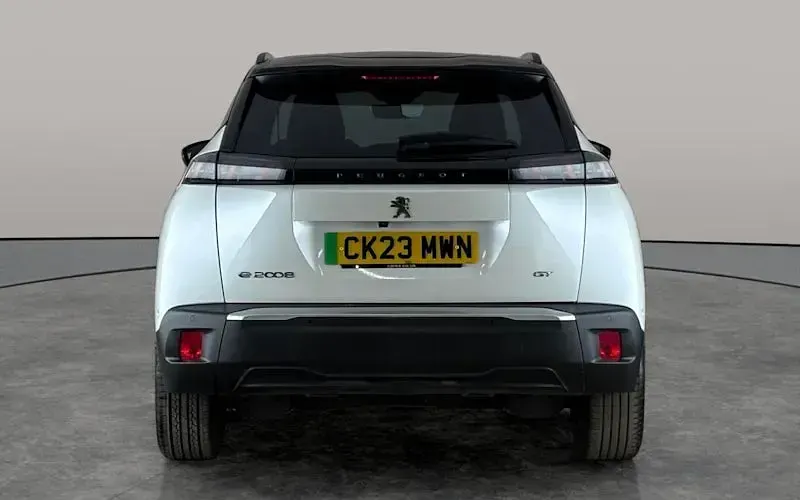 Used Peugeot e-2008 Active 100 kW (136 HP) 2023 White SUV