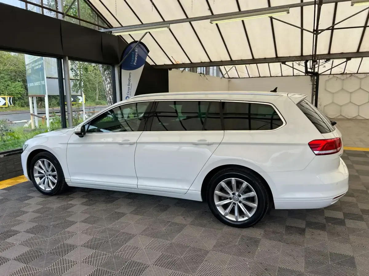 Begagnad VW Passat Business 120 HK (88 kW) 2018 Vit Kombi