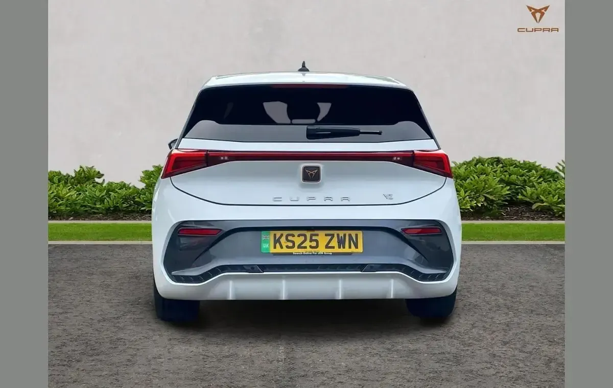 Used Cupra Born e-Boost 239 kW (326 HP) 2025 White Hatchback