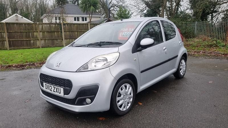 Used Peugeot 107 Active 68 HP (50 kW) 2012 Silver Hatchback