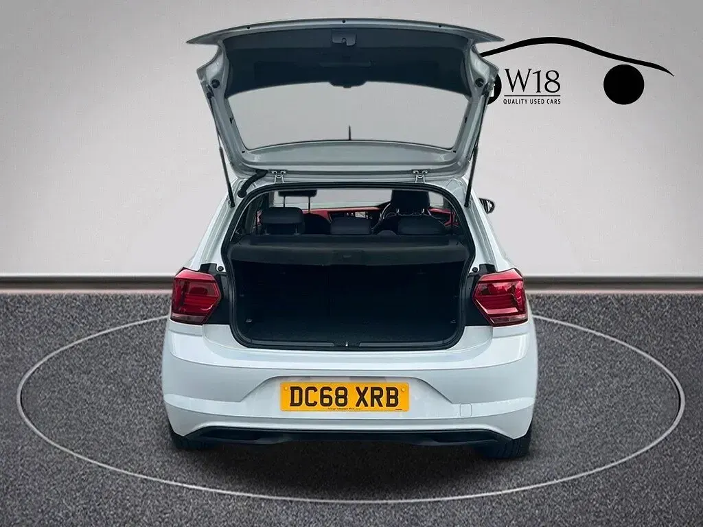 Used VW Polo Beats 65 HP (47 kW) 2019 Silver Hatchback