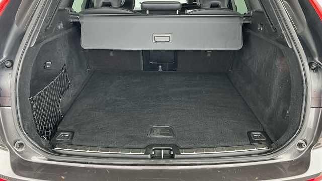 Used Volvo XC60 Plus 197 HP (144 kW) 2023 SUV