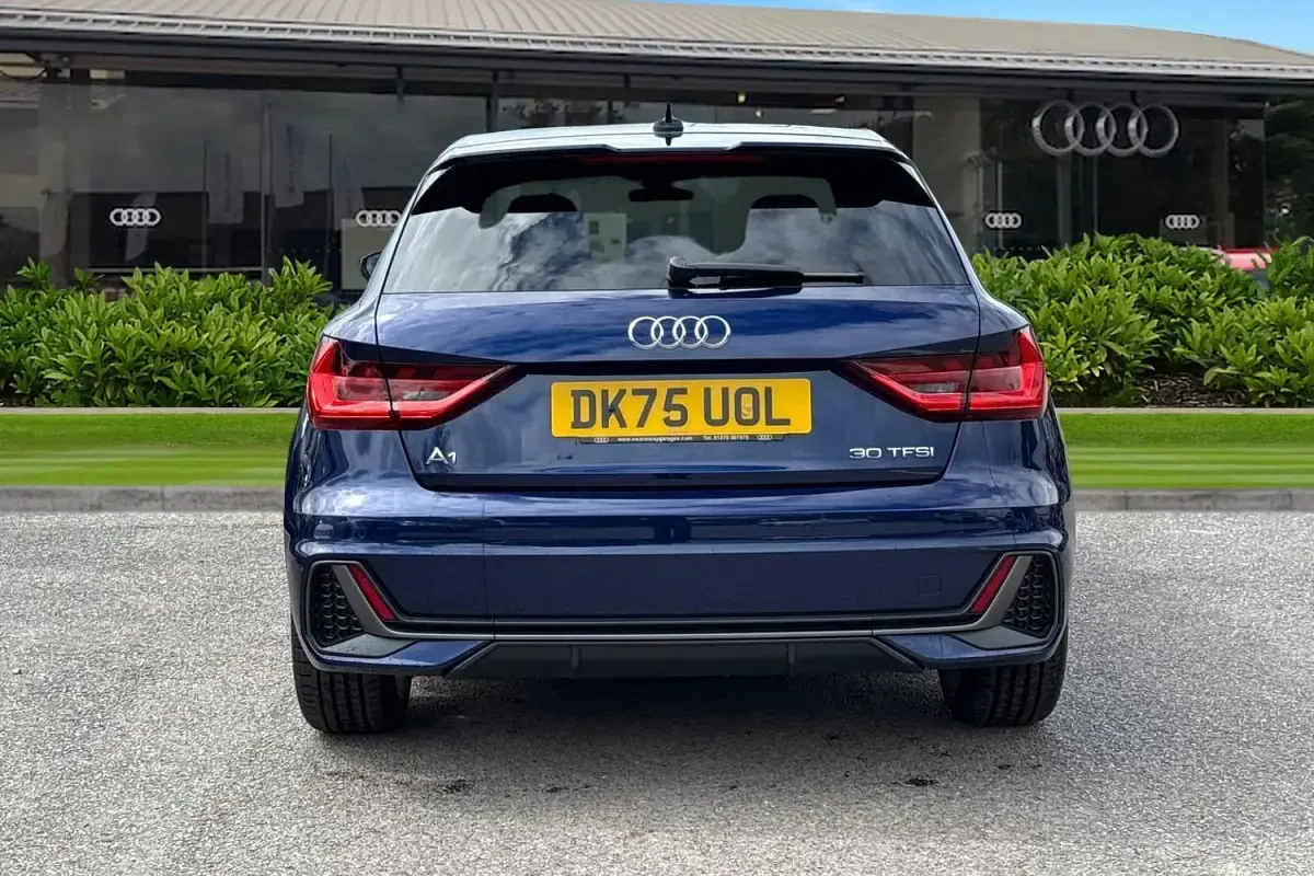 Używany Audi A1 S-Line 116 KM (85 kW) 2025 Niebieski SUV