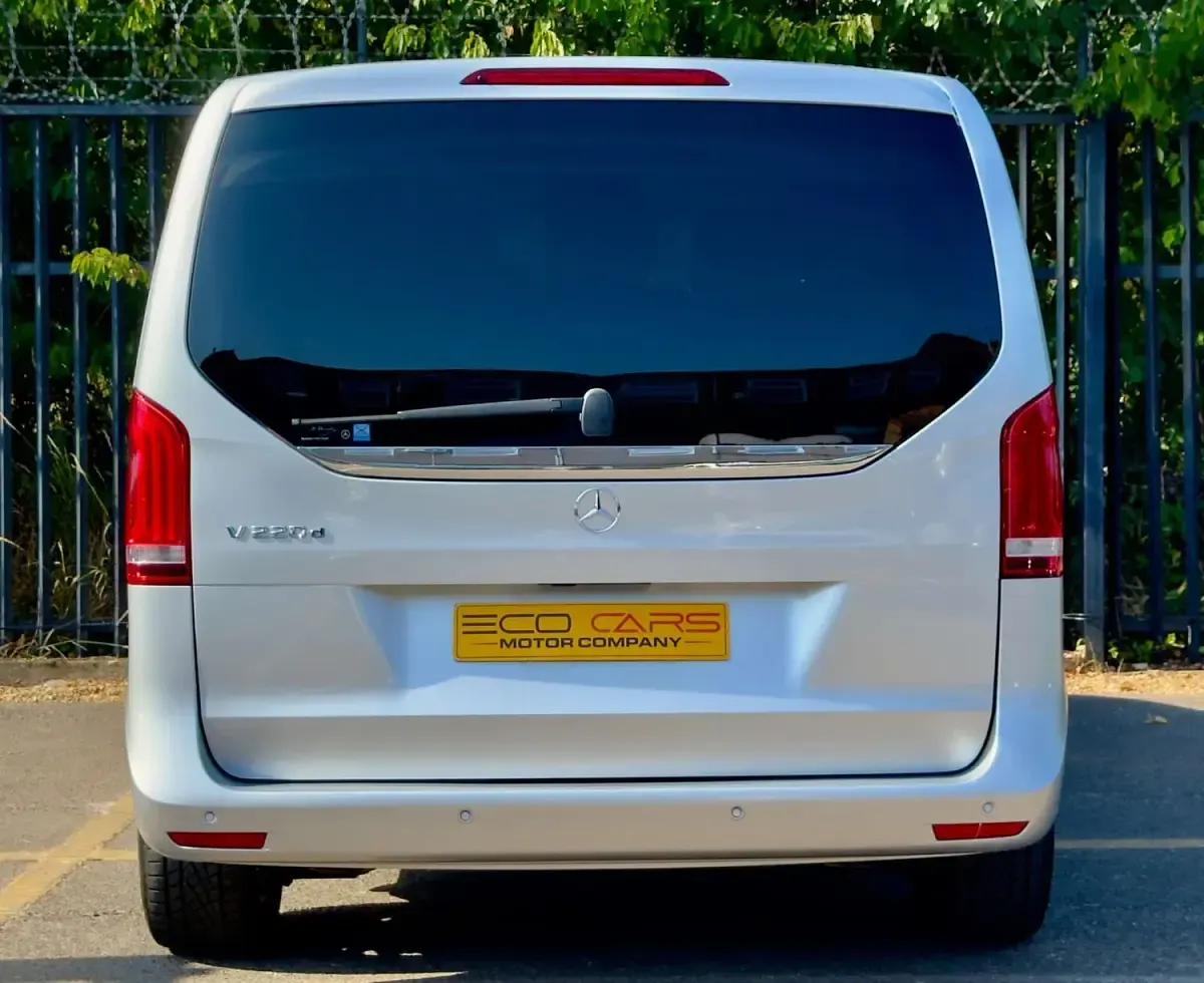 Used Mercedes V220 SE 163 HP (119 kW) 2016 Silver MPV