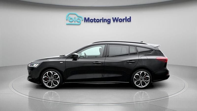Usado Ford Focus ST-Line X 125 HP (91 kW) 2024 Preto Carrinha