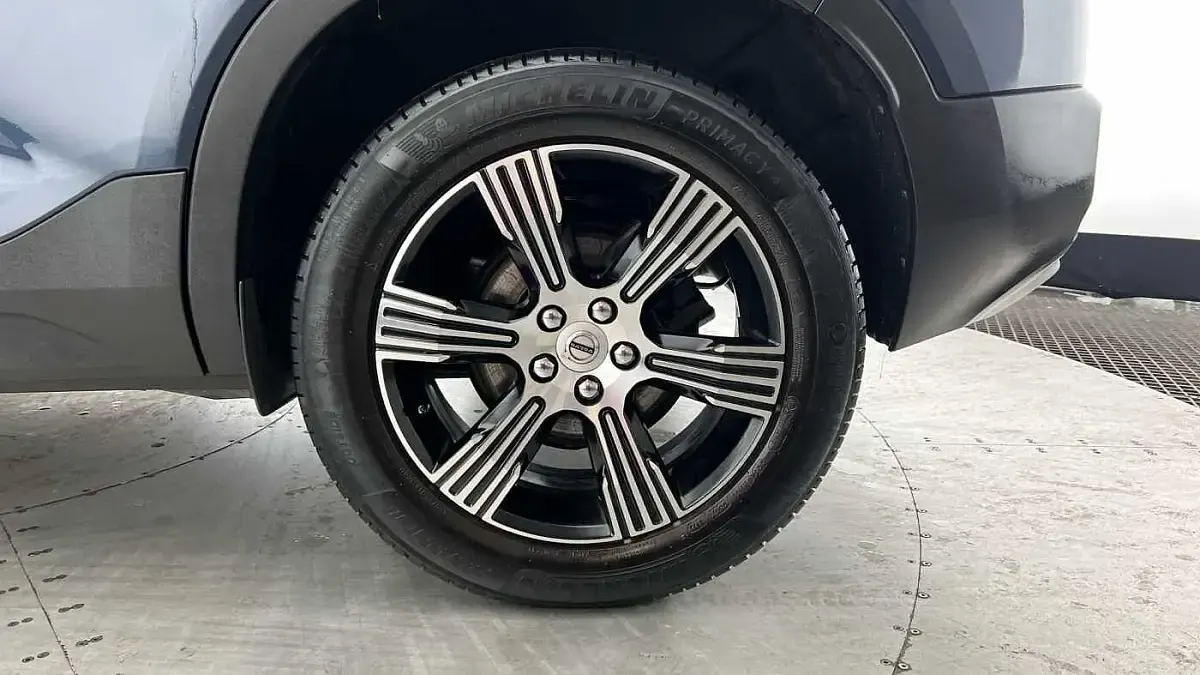 Usado Volvo XC40 Inscription 161 CV (118 kW) 2022 Azul SUV
