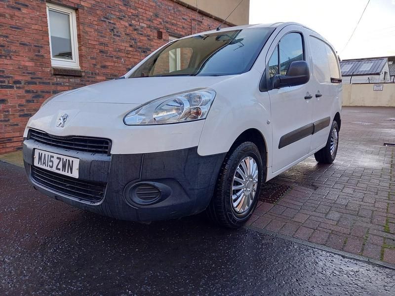 White Used 2015 Peugeot Partner MPV | £2,999 (Fair price) - Image 1/4