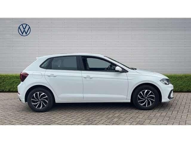 Used VW Polo Life 95 HP (69 kW) 2024 White Hatchback