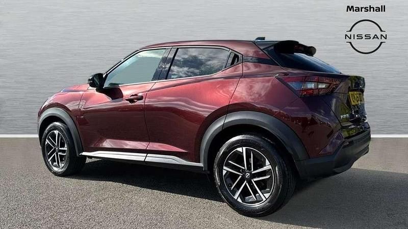 Used Nissan Juke N-Connecta 114 HP (83 kW) 2025 Red SUV