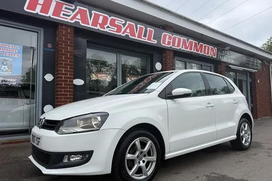 Begagnad VW Polo 70 HK (51 kW) 2011 Vit Halvkombi