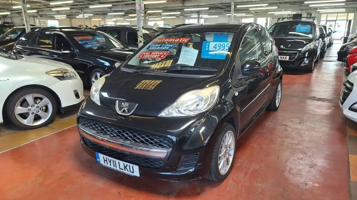 Used Peugeot 107 68 HP (50 kW) 2011 Black Hatchback