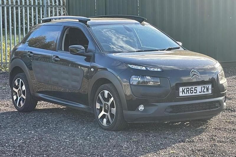 Used Citroën C4 Cactus Flair 110 HP (80 kW) 2015 Black Hatchback