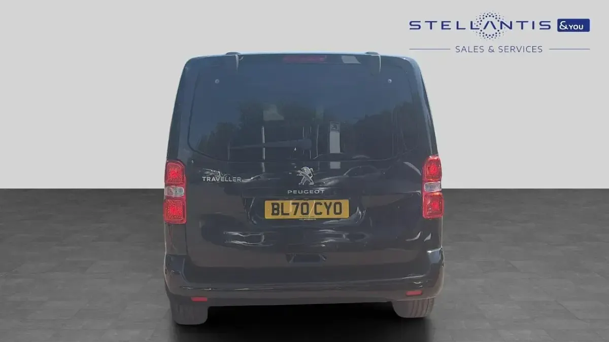 Used Peugeot Traveller Allure 175 HP (128 kW) 2020 Black MPV
