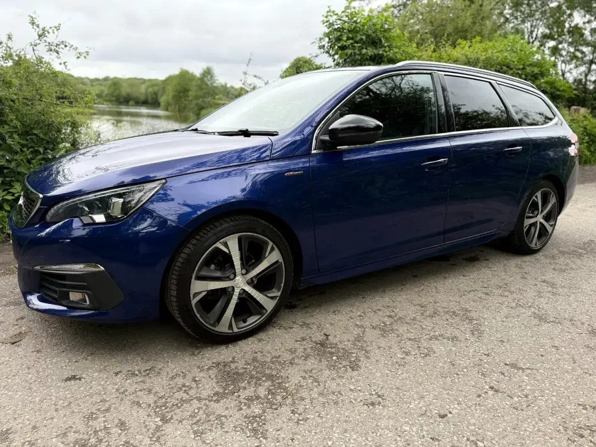 Begagnad Peugeot 308 GT-line 2018 Blå Kombi