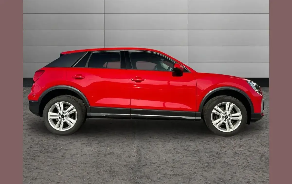Used Audi Q2 Sport 113 HP (83 kW) 2024 Red SUV