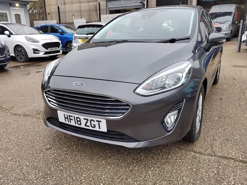 Used Ford Fiesta Zetec 99 HP (72 kW) 2018 Grey Hatchback
