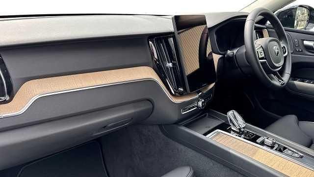 Usado Volvo XC60 Plus 345 HP (253 kW) 2026 SUV