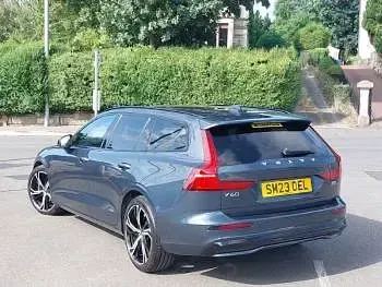 Used Volvo V60 Plus 163 HP (119 kW) 2023 Blue Estate