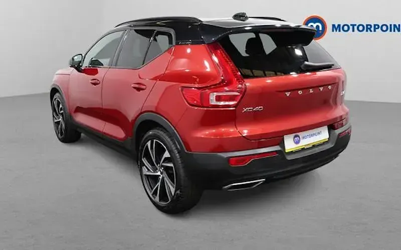 Used Volvo XC40 R-Design Pro 150 HP (110 kW) 2019 Red SUV