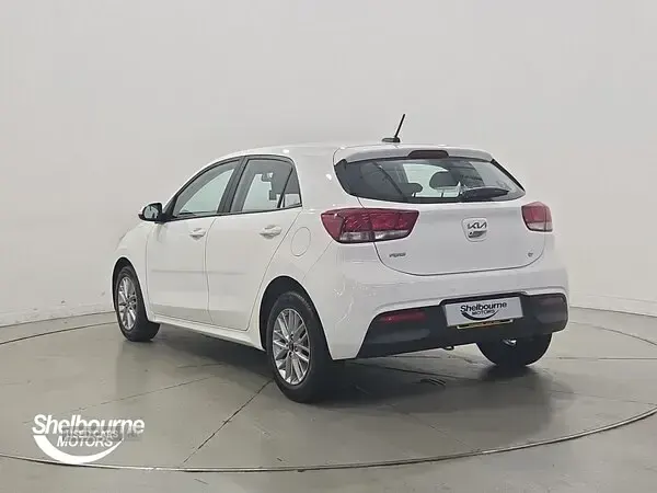 Used Kia Rio 2023 White Hatchback