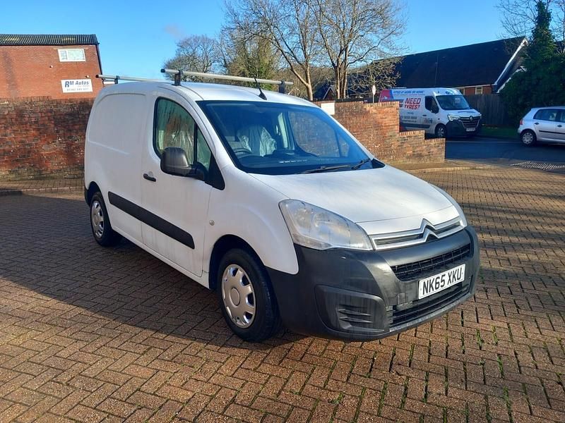 Used Citroën Berlingo 75 HP (55 kW) 2015 White MPV