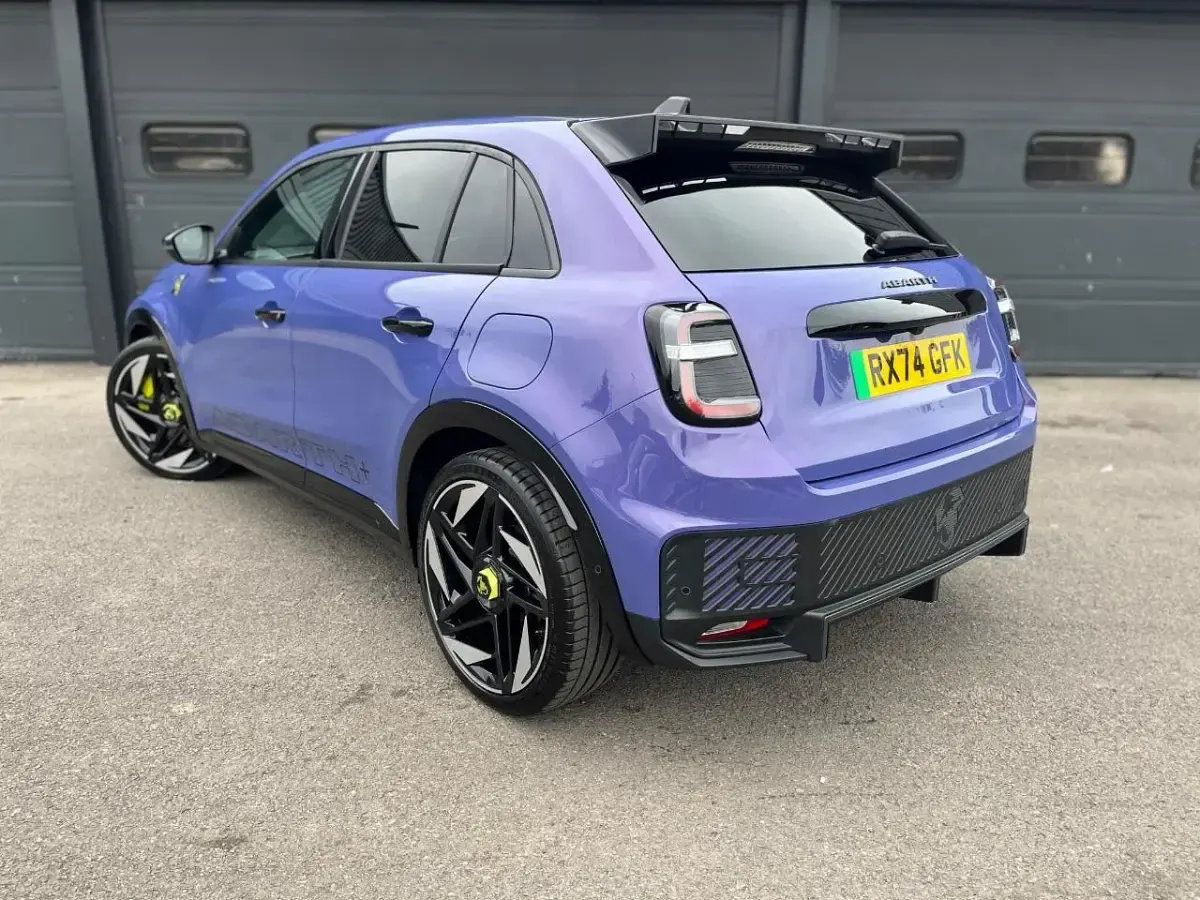 Used Abarth 600e Scorpionissima 205 kW (280 HP) 2025 Green SUV