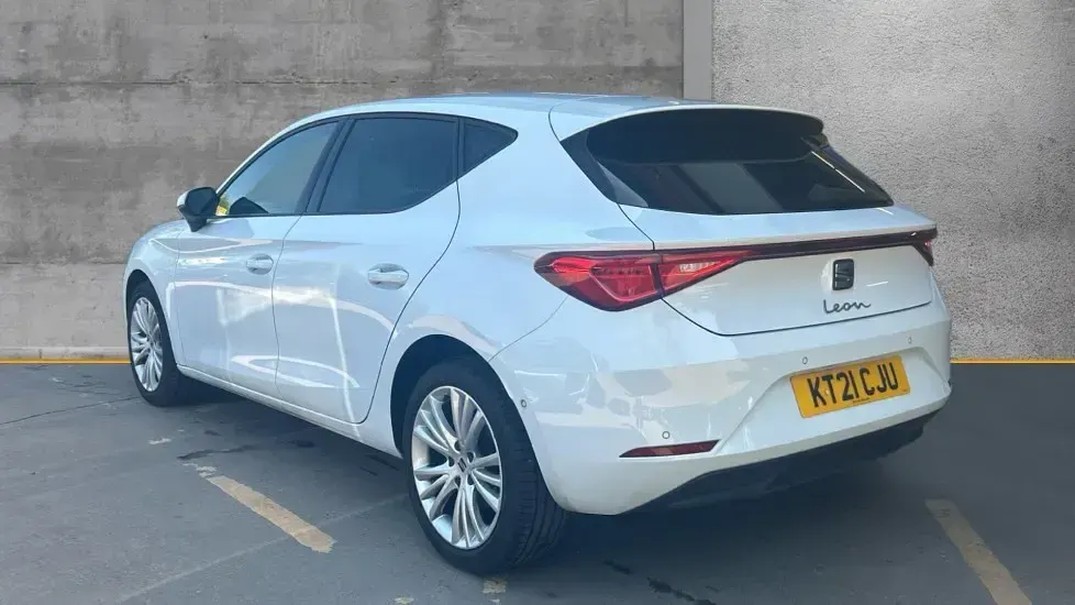 Used Seat Leon SE Dynamic 130 HP (95 kW) 2021 White