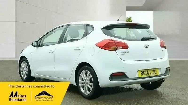 Usado Kia Ceed 2014 Branco Citadino