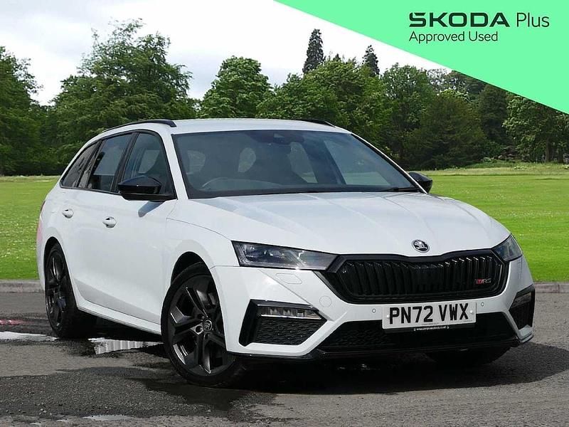 Moon white metallic Used 2023 Skoda Octavia vRS Estate | £27,095 (A bit pricey) - Image 1/4