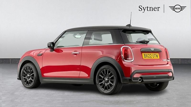 Used Mini Cooper Classic 134 HP (98 kW) 2022 Red Hatchback