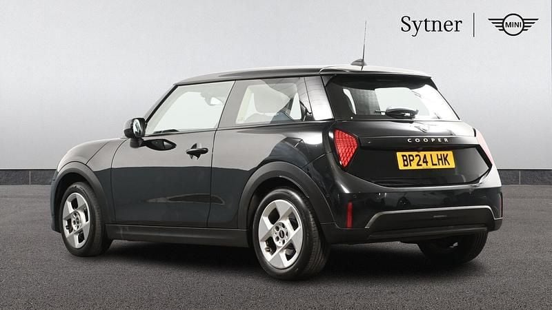 Used Mini Cooper Hatch 154 HP (113 kW) 2024 Black Hatchback