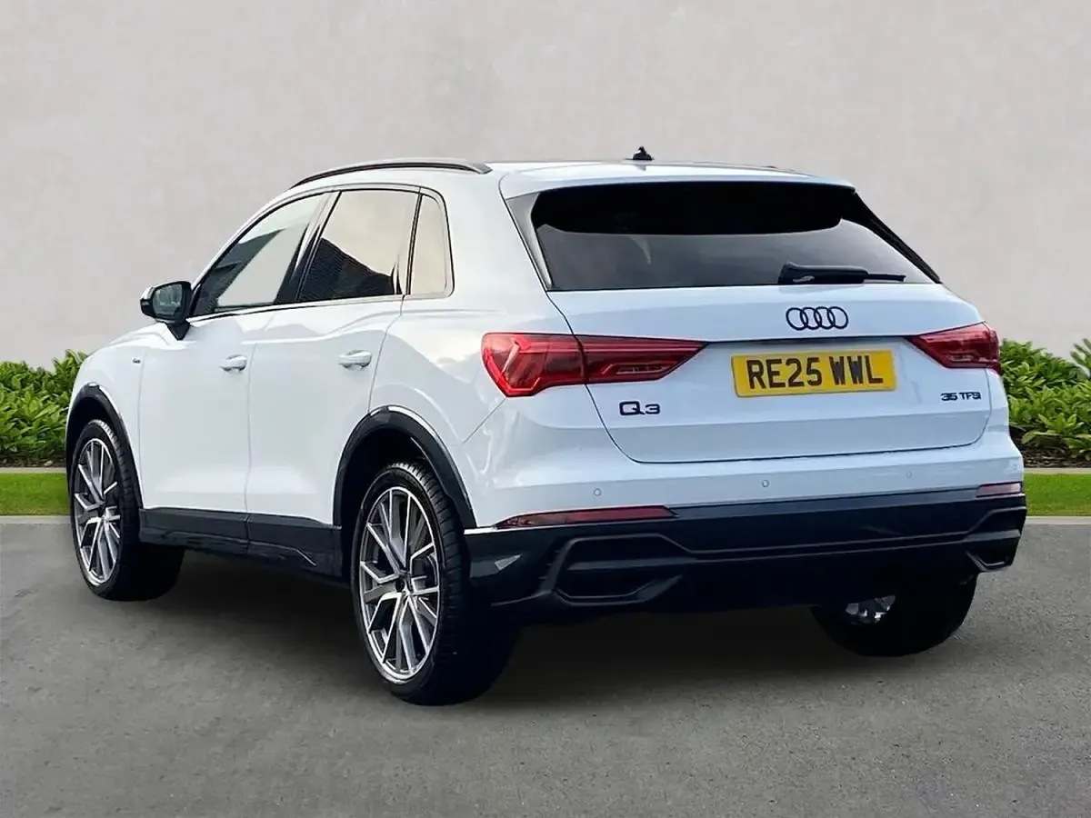 Used Audi Q3 Black Edition 150 HP (110 kW) 2025 White SUV