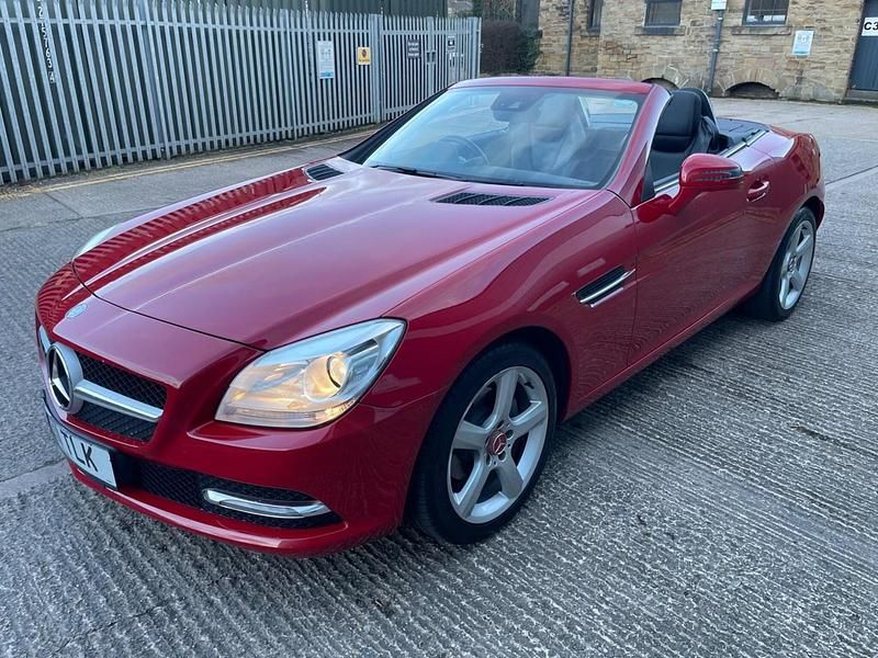 Used Mercedes SLK200 2011 Red Cabriolet