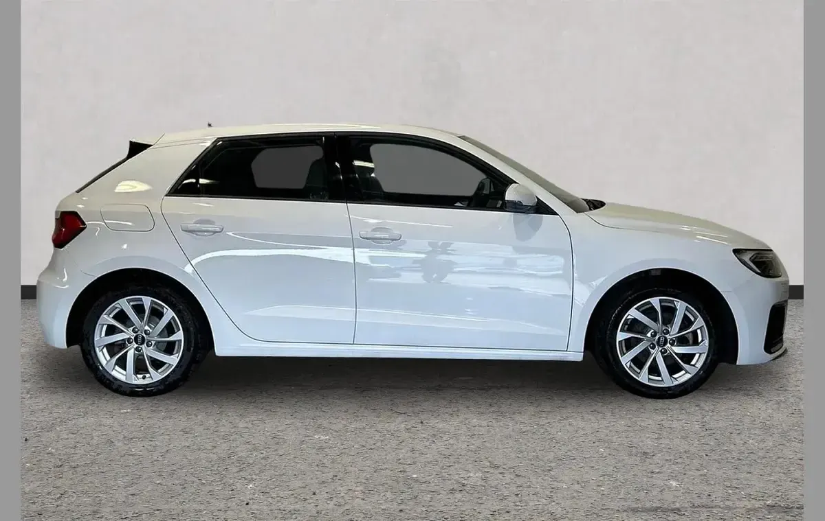 Used Audi A1 Sport 108 HP (79 kW) 2022 White SUV
