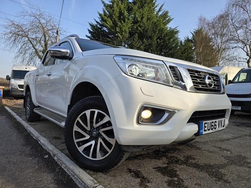 Used Nissan Navara Tekna 2016 White Pickup