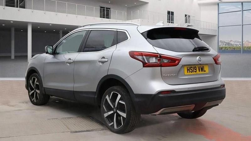 Used Nissan Qashqai Tekna 115 HP (84 kW) 2019 Silver SUV