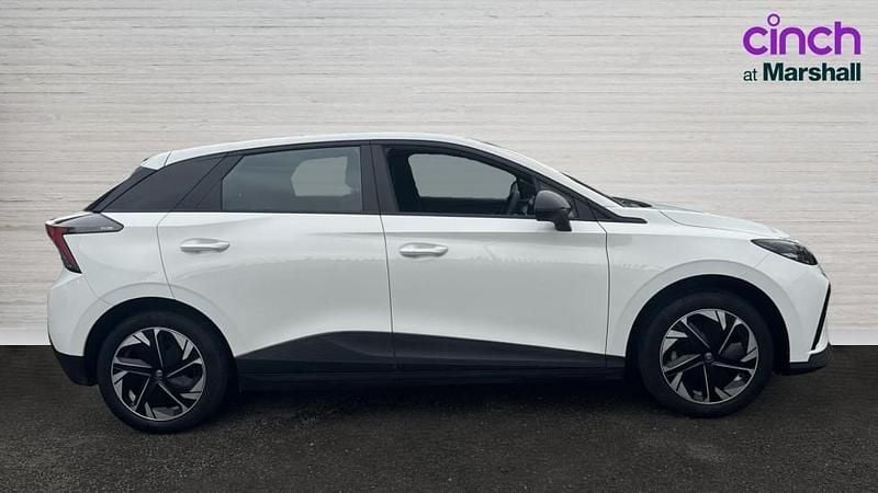 Usado MG MG4 EV SE 150 kW (204 CV) 2023 Blanco Utilitario