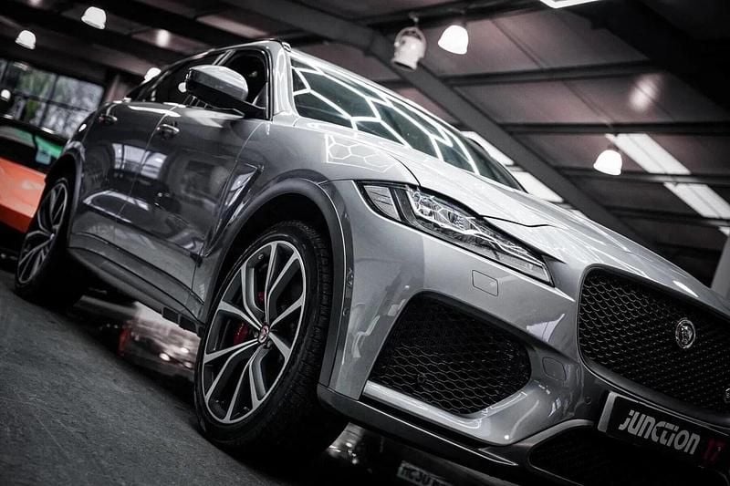 Second-hand Jaguar F-Pace Supercharged 550 CP (404 kW) 2019 Gri SUV