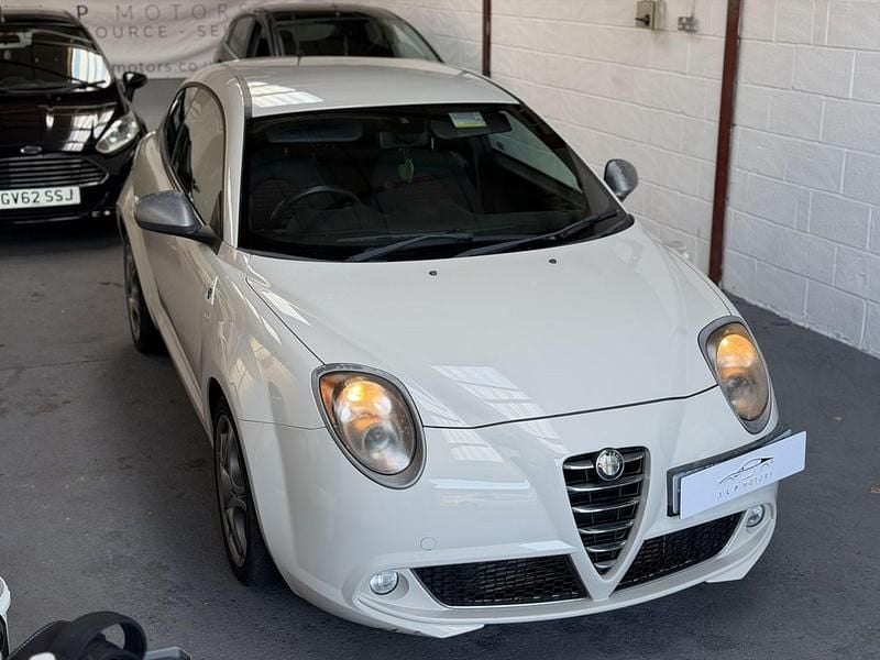 White Used 2011 Alfa Romeo MiTo Hatchback | £2,795 (Fair price) - Image 1/4