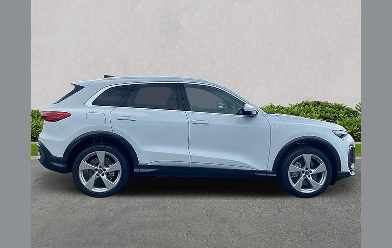 Used Audi Q5 S-Line 200 HP (147 kW) 2025 White SUV