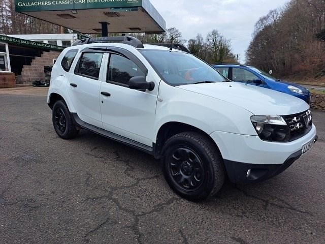 Used Dacia Duster Ambiance 110 HP (80 kW) 2015 White SUV
