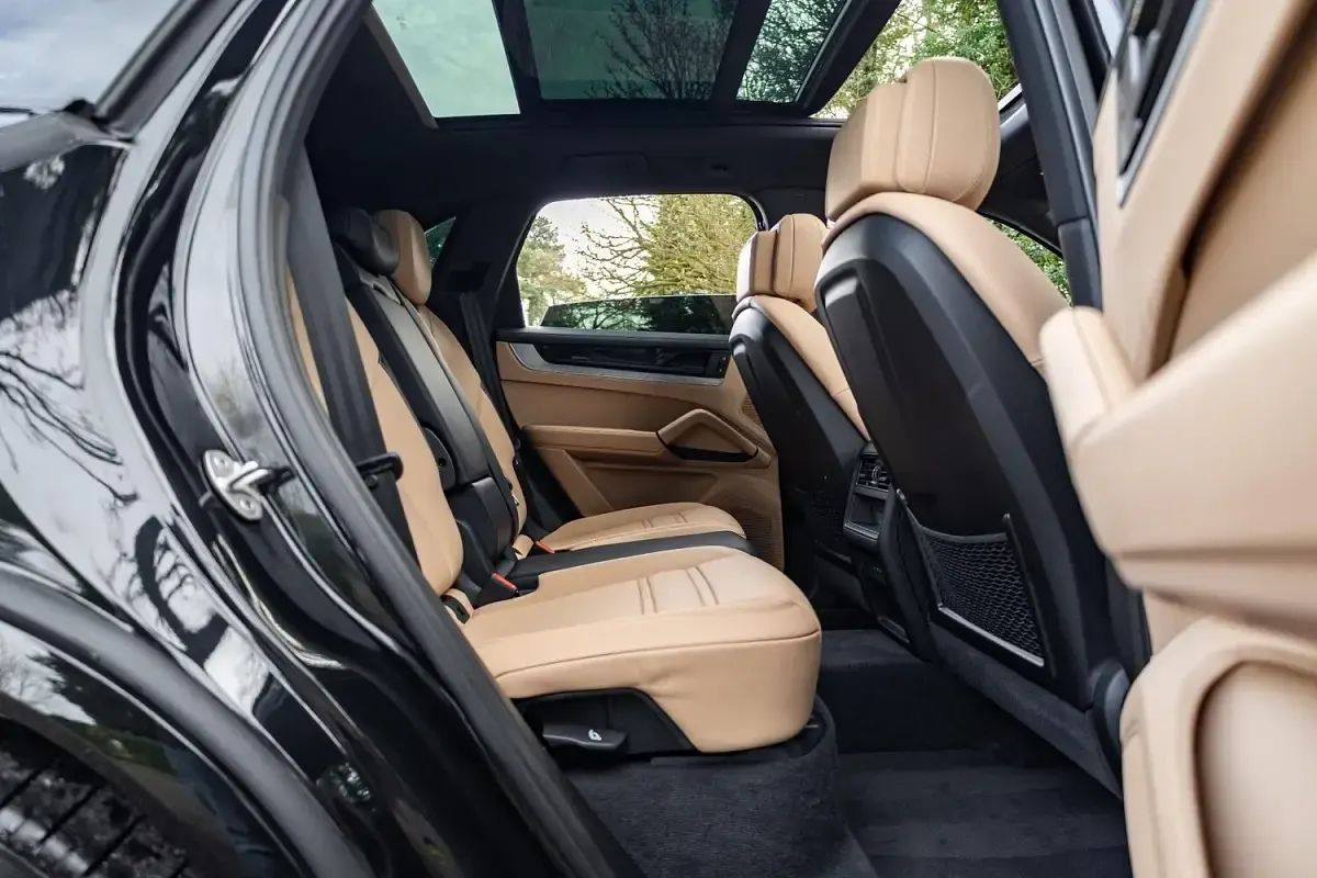 Used Porsche Cayenne 470 HP (345 kW) 2024 Black SUV