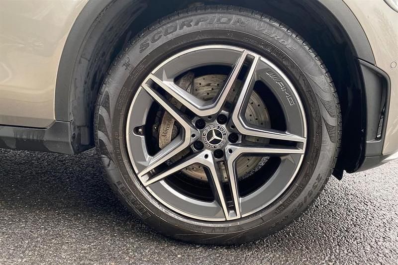 Used Mercedes GLC220 AMG line 194 HP (142 kW) 2019 Mojave silver Estate