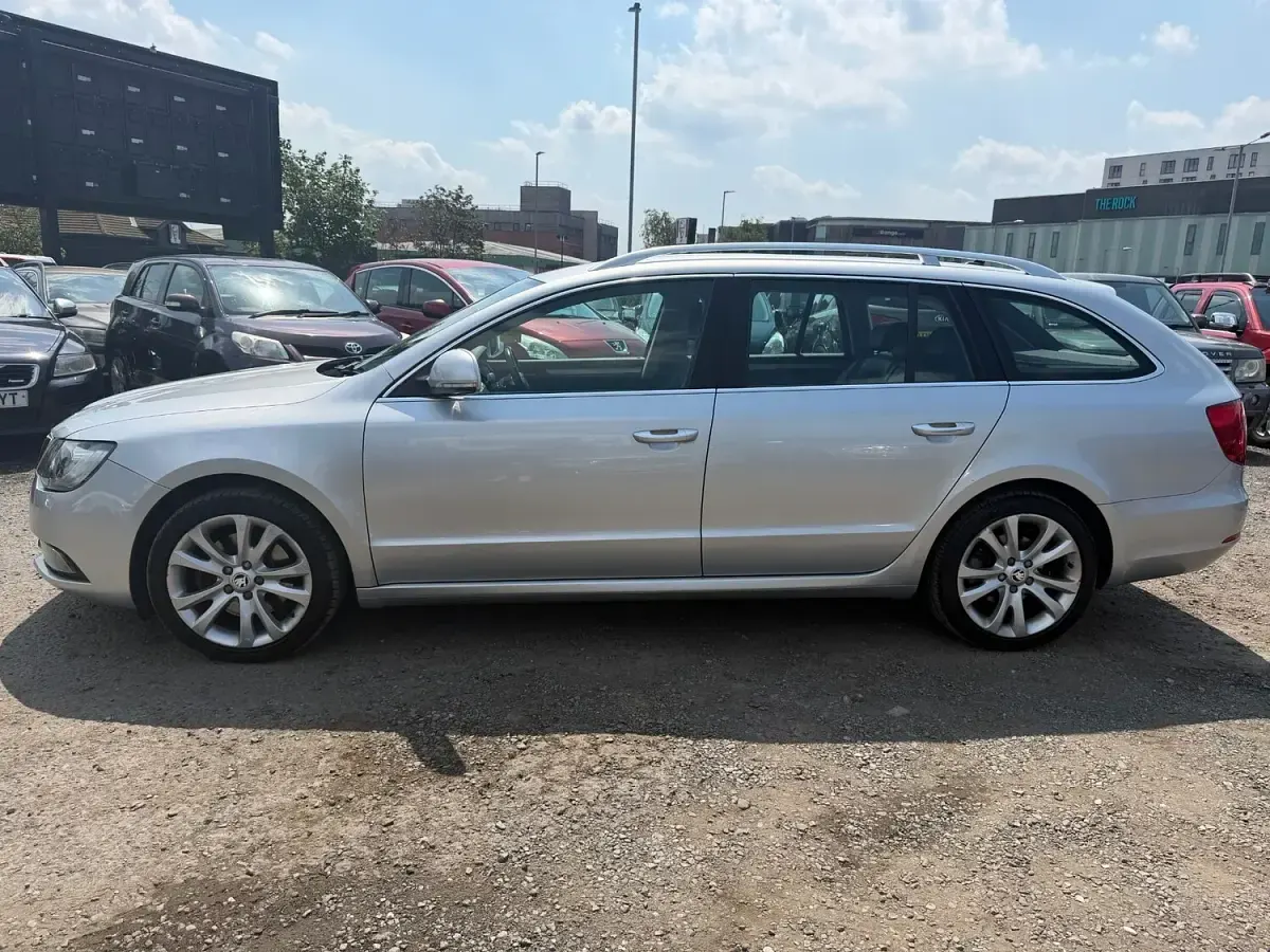 Used Skoda Superb SE 140 HP (102 kW) 2014 Silver Estate