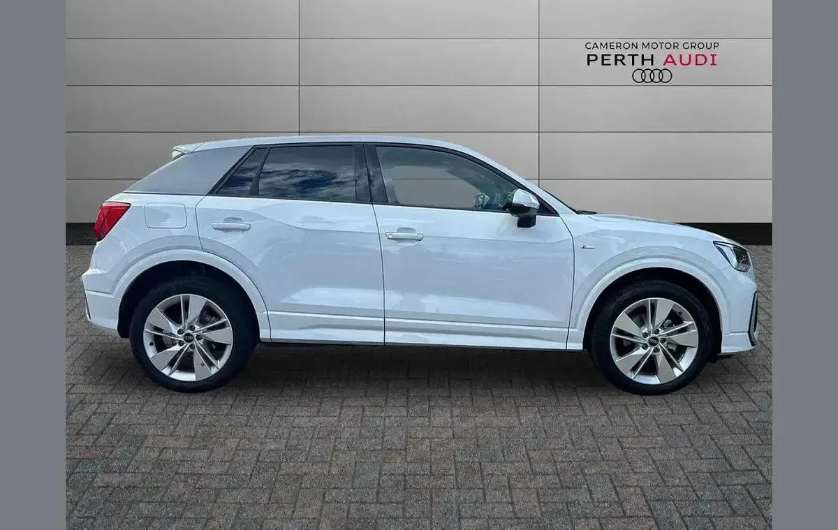 Used Audi Q2 S-Line 190 HP (139 kW) 2025 White SUV