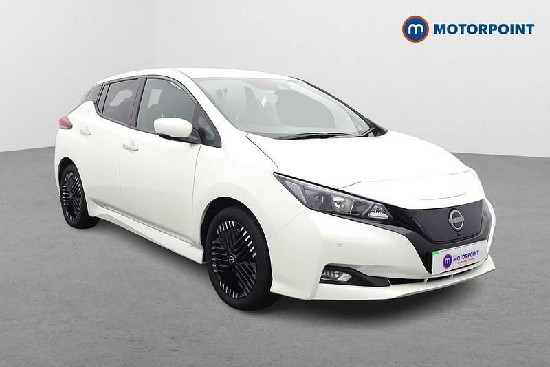 White Used 2022 Nissan Leaf N-Connecta Hatchback | £10,599 (Fair price) - Image 1/4