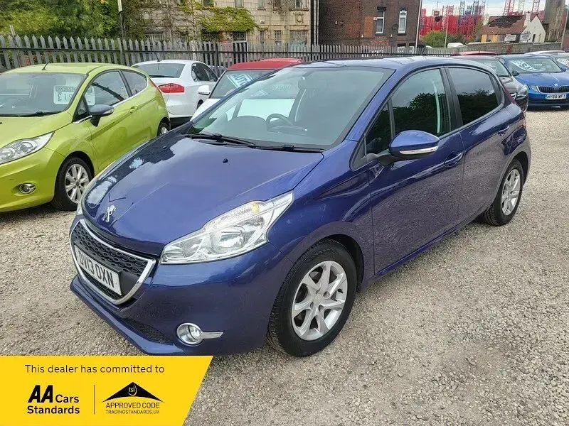 Used Peugeot 208 Active 95 HP (69 kW) 2013 Blue Hatchback