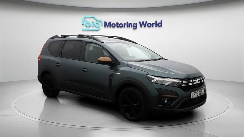 Used 2023 Dacia Jogger Extreme Estate | £16,300 (Fair price) - Image 1/4