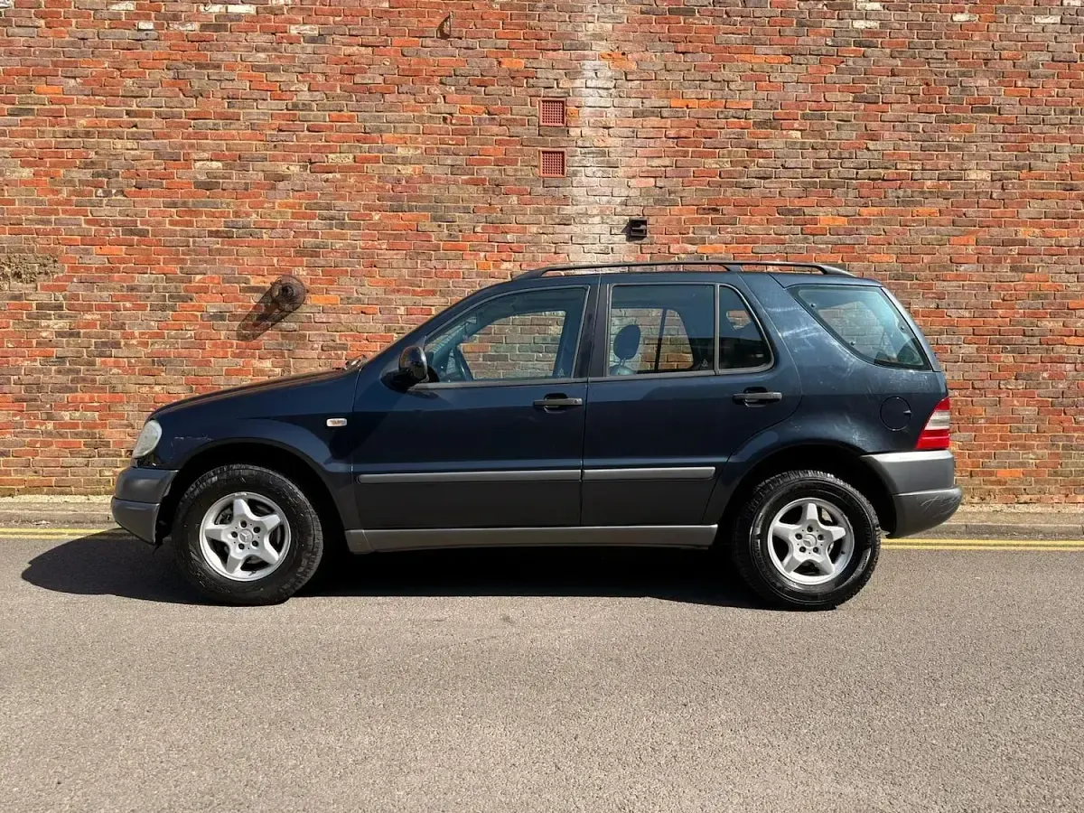 Used Mercedes ML270 2004 Black SUV